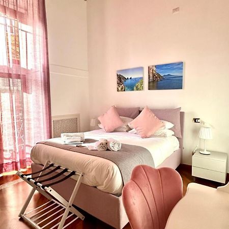 Pink Star Napoli Luxury Apartment المظهر الخارجي الصورة